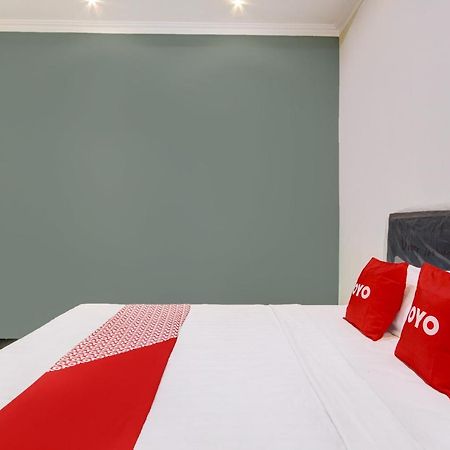 Oyo 92479 Pasadena House Hotel Krapyak Bagian luar foto