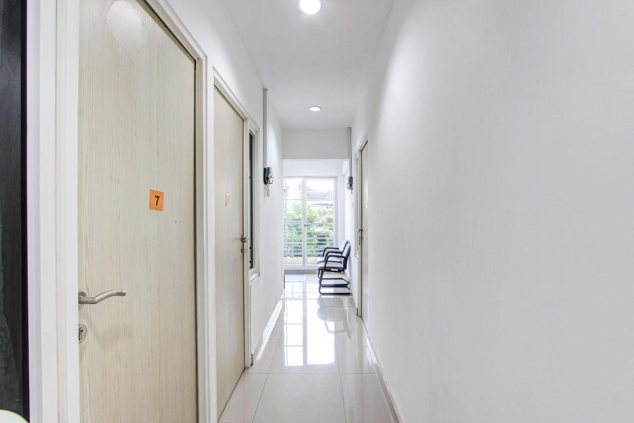 Oyo 92479 Pasadena House Hotel Krapyak Bagian luar foto