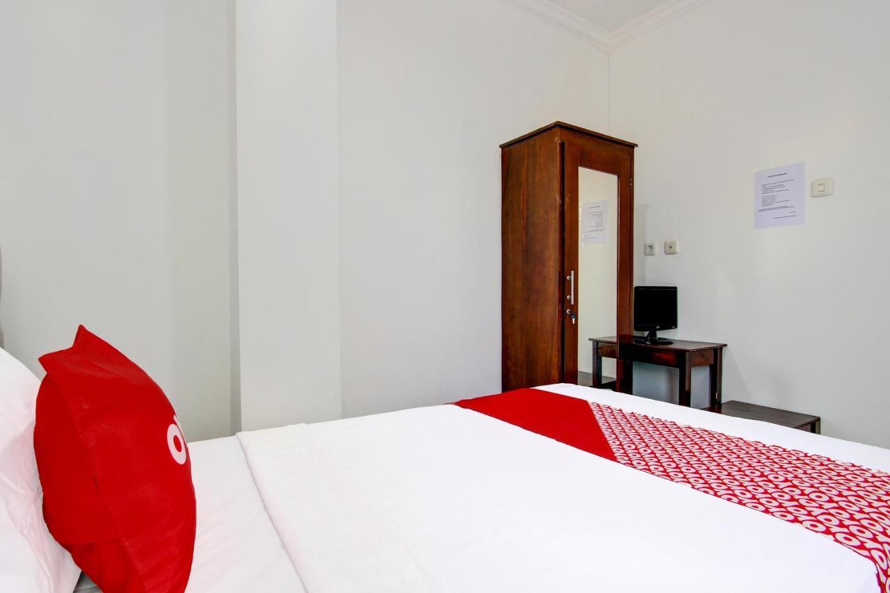 Oyo 92479 Pasadena House Hotel Krapyak Bagian luar foto