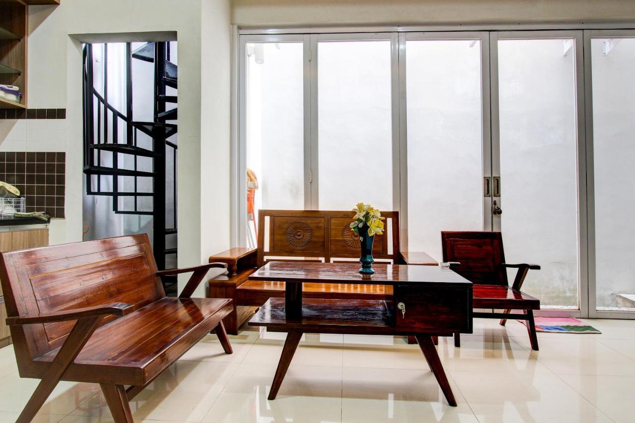 Oyo 92479 Pasadena House Hotel Krapyak Bagian luar foto