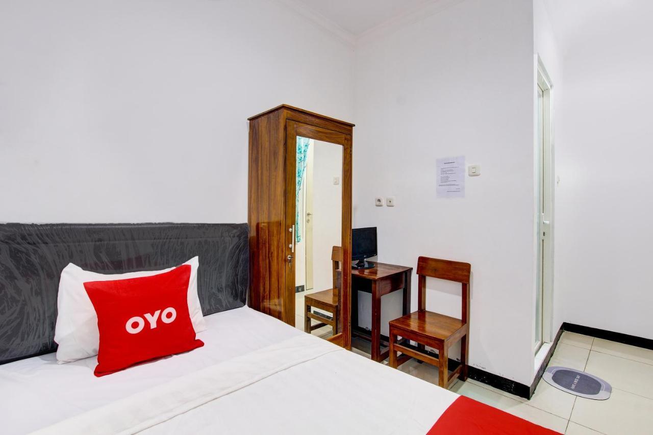 Oyo 92479 Pasadena House Hotel Semarang Bagian luar foto