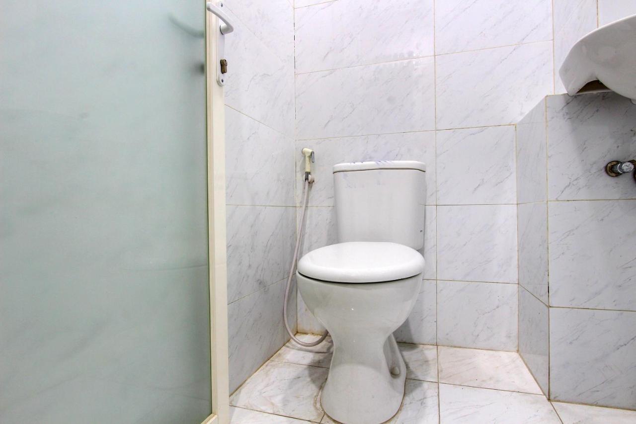 Oyo 92479 Pasadena House Hotel Krapyak Bagian luar foto