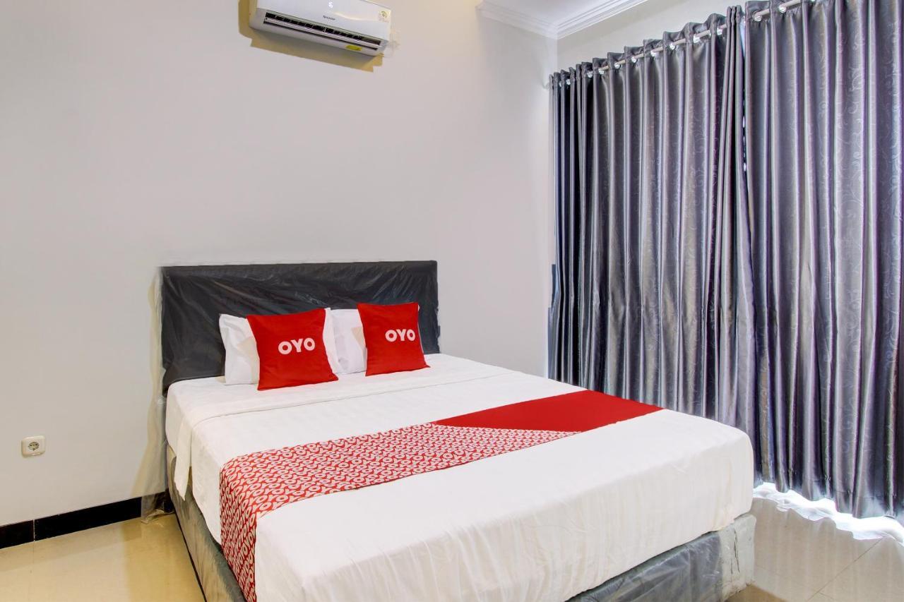 Oyo 92479 Pasadena House Hotel Krapyak Bagian luar foto