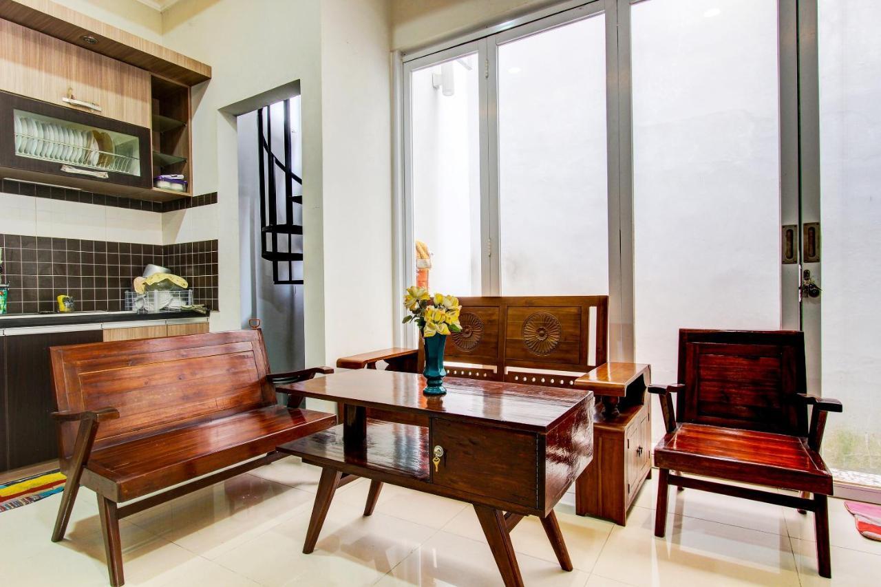 Oyo 92479 Pasadena House Hotel Krapyak Bagian luar foto