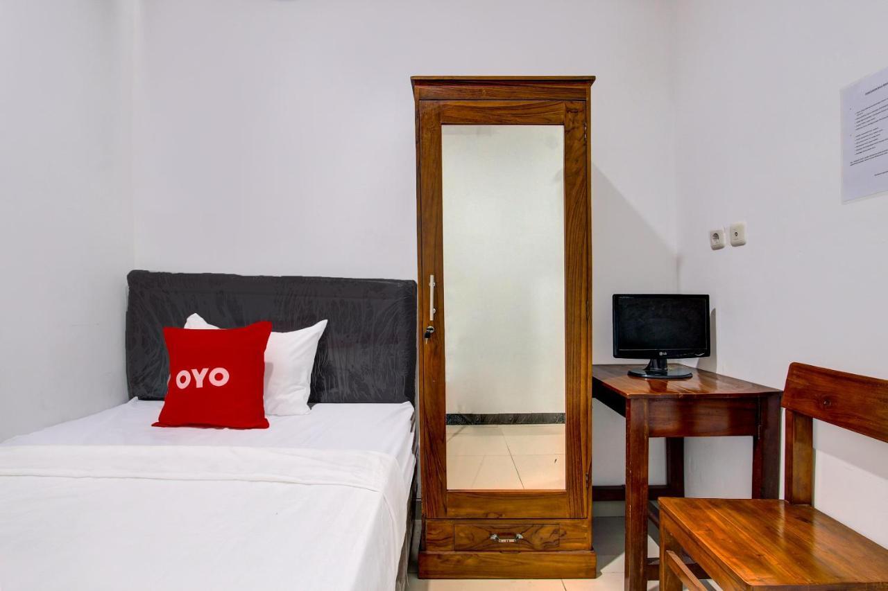 Oyo 92479 Pasadena House Hotel Semarang Bagian luar foto