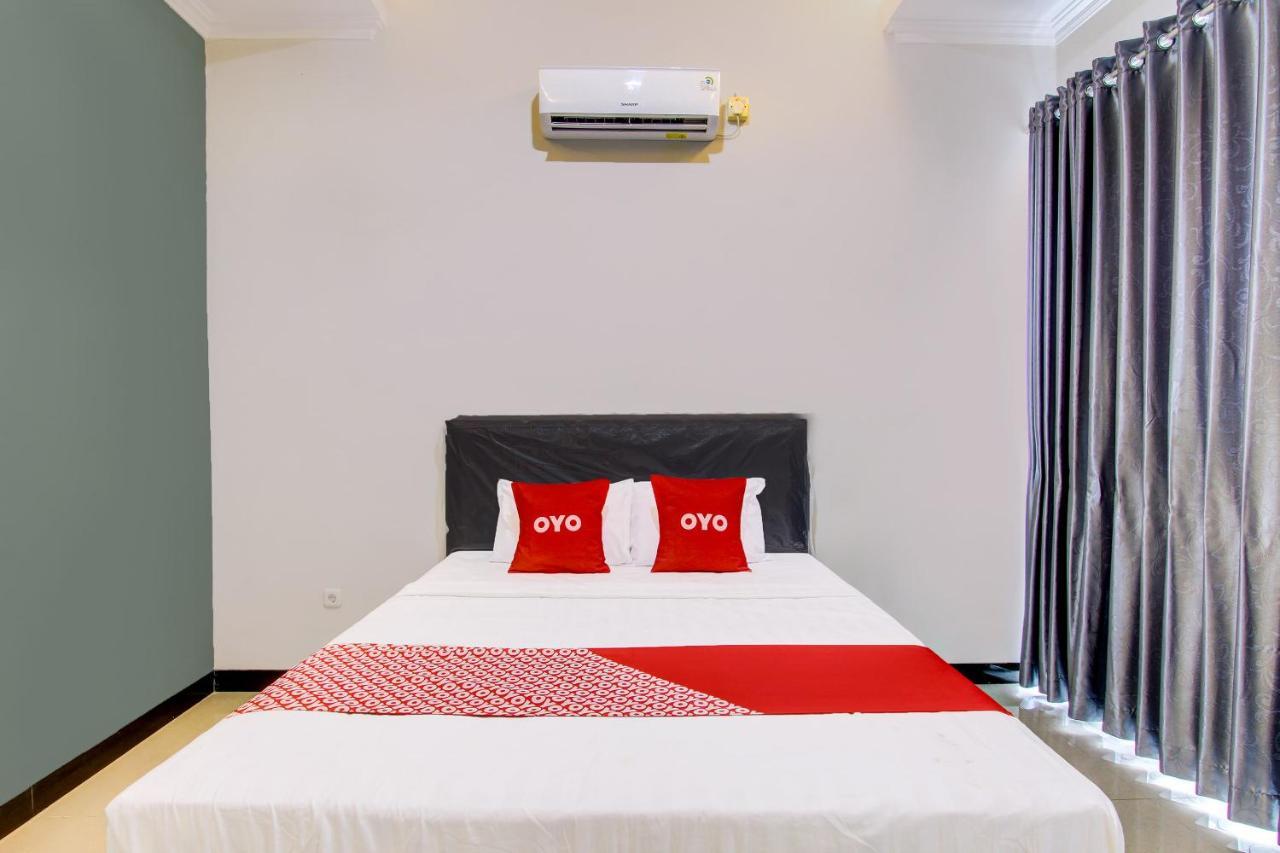 Oyo 92479 Pasadena House Hotel Krapyak Bagian luar foto
