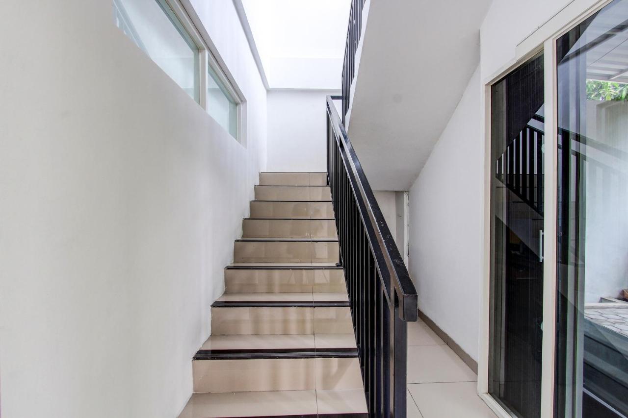 Oyo 92479 Pasadena House Hotel Krapyak Bagian luar foto