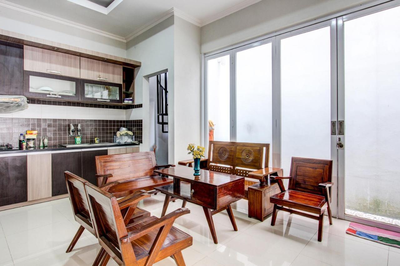 Oyo 92479 Pasadena House Hotel Krapyak Bagian luar foto